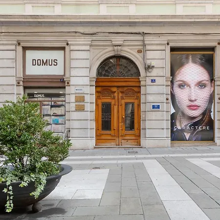 Time Capsule 아파트 *